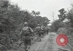 Standbild USA Infanteristen Marigny Frankreich, 1944, aus Sekunde 53 historischem Filmmaterial Videoclip 65675075089
