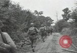 Standbild USA Infanteristen Marigny Frankreich, 1944, aus Sekunde 54 historischem Filmmaterial Videoclip 65675075089