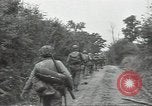 Standbild USA Infanteristen Marigny Frankreich, 1944, aus Sekunde 56 historischem Filmmaterial Videoclip 65675075089