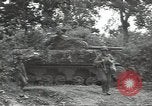 Standbild USA Infanteristen Marigny Frankreich, 1944, aus Sekunde 59 historischem Filmmaterial Videoclip 65675075089