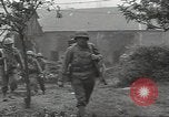 Standbild USA Infanteristen Marigny Frankreich, 1944, aus Sekunde 7 historischem Filmmaterial Videoclip 65675075090