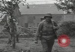 Standbild USA Infanteristen Marigny Frankreich, 1944, aus Sekunde 8 historischem Filmmaterial Videoclip 65675075090