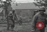 Standbild USA Infanteristen Marigny Frankreich, 1944, aus Sekunde 9 historischem Filmmaterial Videoclip 65675075090
