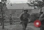 Standbild USA Infanteristen Marigny Frankreich, 1944, aus Sekunde 14 historischem Filmmaterial Videoclip 65675075090