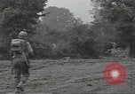 Standbild USA Infanteristen Marigny Frankreich, 1944, aus Sekunde 22 historischem Filmmaterial Videoclip 65675075090
