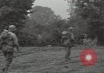 Standbild USA Infanteristen Marigny Frankreich, 1944, aus Sekunde 25 historischem Filmmaterial Videoclip 65675075090