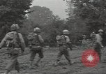 Standbild USA Infanteristen Marigny Frankreich, 1944, aus Sekunde 29 historischem Filmmaterial Videoclip 65675075090