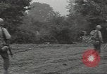 Standbild USA Infanteristen Marigny Frankreich, 1944, aus Sekunde 33 historischem Filmmaterial Videoclip 65675075090