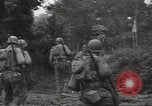 Standbild USA Infanteristen Marigny Frankreich, 1944, aus Sekunde 43 historischem Filmmaterial Videoclip 65675075090