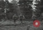 Standbild USA Infanteristen Marigny Frankreich, 1944, aus Sekunde 45 historischem Filmmaterial Videoclip 65675075090