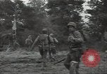 Standbild USA Infanteristen Marigny Frankreich, 1944, aus Sekunde 53 historischem Filmmaterial Videoclip 65675075090