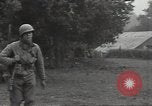 Standbild USA Infanteristen Marigny Frankreich, 1944, aus Sekunde 56 historischem Filmmaterial Videoclip 65675075090