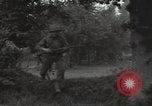 Standbild USA Infanteristen Marigny Frankreich, 1944, aus Sekunde 5 historischem Filmmaterial Videoclip 65675075091
