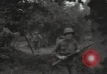 Standbild USA Infanteristen Marigny Frankreich, 1944, aus Sekunde 6 historischem Filmmaterial Videoclip 65675075091