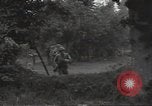 Standbild USA Infanteristen Marigny Frankreich, 1944, aus Sekunde 10 historischem Filmmaterial Videoclip 65675075091