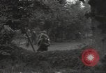 Standbild USA Infanteristen Marigny Frankreich, 1944, aus Sekunde 11 historischem Filmmaterial Videoclip 65675075091