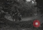Standbild USA Infanteristen Marigny Frankreich, 1944, aus Sekunde 16 historischem Filmmaterial Videoclip 65675075091