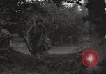 Standbild USA Infanteristen Marigny Frankreich, 1944, aus Sekunde 21 historischem Filmmaterial Videoclip 65675075091