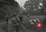 Standbild USA Infanteristen Marigny Frankreich, 1944, aus Sekunde 23 historischem Filmmaterial Videoclip 65675075091