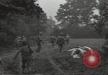 Standbild USA Infanteristen Marigny Frankreich, 1944, aus Sekunde 26 historischem Filmmaterial Videoclip 65675075091