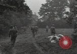 Standbild USA Infanteristen Marigny Frankreich, 1944, aus Sekunde 28 historischem Filmmaterial Videoclip 65675075091