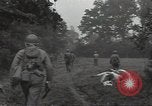 Standbild USA Infanteristen Marigny Frankreich, 1944, aus Sekunde 30 historischem Filmmaterial Videoclip 65675075091