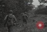 Standbild USA Infanteristen Marigny Frankreich, 1944, aus Sekunde 58 historischem Filmmaterial Videoclip 65675075091