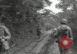 Standbild USA Infanteristen Marigny Frankreich, 1944, aus Sekunde 4 historischem Filmmaterial Videoclip 65675075092