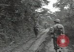 Standbild USA Infanteristen Marigny Frankreich, 1944, aus Sekunde 5 historischem Filmmaterial Videoclip 65675075092