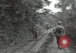 Standbild USA Infanteristen Marigny Frankreich, 1944, aus Sekunde 7 historischem Filmmaterial Videoclip 65675075092