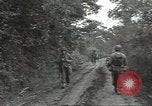Standbild USA Infanteristen Marigny Frankreich, 1944, aus Sekunde 8 historischem Filmmaterial Videoclip 65675075092