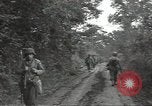 Standbild USA Infanteristen Marigny Frankreich, 1944, aus Sekunde 12 historischem Filmmaterial Videoclip 65675075092