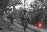 Standbild USA Infanteristen Marigny Frankreich, 1944, aus Sekunde 32 historischem Filmmaterial Videoclip 65675075092