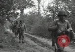 Standbild USA Infanteristen Marigny Frankreich, 1944, aus Sekunde 34 historischem Filmmaterial Videoclip 65675075092