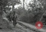 Standbild USA Infanteristen Marigny Frankreich, 1944, aus Sekunde 35 historischem Filmmaterial Videoclip 65675075092