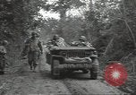 Standbild USA Infanteristen Marigny Frankreich, 1944, aus Sekunde 55 historischem Filmmaterial Videoclip 65675075092