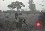 Standbild USA Infanteristen Marigny Frankreich, 1944, aus Sekunde 24 historischem Filmmaterial Videoclip 65675075093