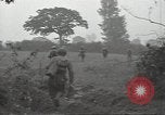 Standbild USA Infanteristen Marigny Frankreich, 1944, aus Sekunde 26 historischem Filmmaterial Videoclip 65675075093