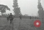 Standbild USA Infanteristen Marigny Frankreich, 1944, aus Sekunde 32 historischem Filmmaterial Videoclip 65675075093
