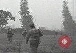 Standbild USA Infanteristen Marigny Frankreich, 1944, aus Sekunde 36 historischem Filmmaterial Videoclip 65675075093