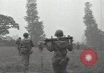 Standbild USA Infanteristen Marigny Frankreich, 1944, aus Sekunde 39 historischem Filmmaterial Videoclip 65675075093