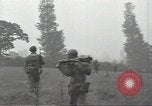 Standbild USA Infanteristen Marigny Frankreich, 1944, aus Sekunde 40 historischem Filmmaterial Videoclip 65675075093