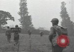 Standbild USA Infanteristen Marigny Frankreich, 1944, aus Sekunde 45 historischem Filmmaterial Videoclip 65675075093