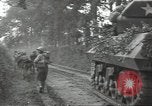 Standbild USA Infanteristen Marigny Frankreich, 1944, aus Sekunde 50 historischem Filmmaterial Videoclip 65675075093