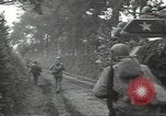 Standbild USA Infanteristen Marigny Frankreich, 1944, aus Sekunde 54 historischem Filmmaterial Videoclip 65675075093