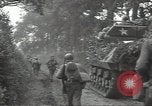 Standbild USA Infanteristen Marigny Frankreich, 1944, aus Sekunde 57 historischem Filmmaterial Videoclip 65675075093