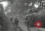 Standbild USA Infanteristen Marigny Frankreich, 1944, aus Sekunde 61 historischem Filmmaterial Videoclip 65675075093
