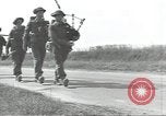Image les troupes britanniques CAEN France, 1944, de la seconde 16 séquences d'archives historiques vidéo 65675075100