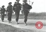 Image les troupes britanniques CAEN France, 1944, de la seconde 17 séquences d'archives historiques vidéo 65675075100