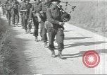 Image les troupes britanniques CAEN France, 1944, de la seconde 21 séquences d'archives historiques vidéo 65675075100